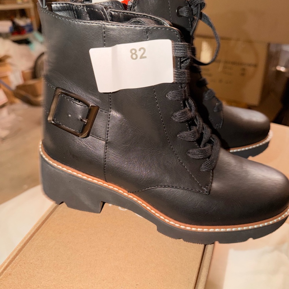 Naturalizer Cabaret Ankle Black Lace Up Boots - Picture 7 of 7